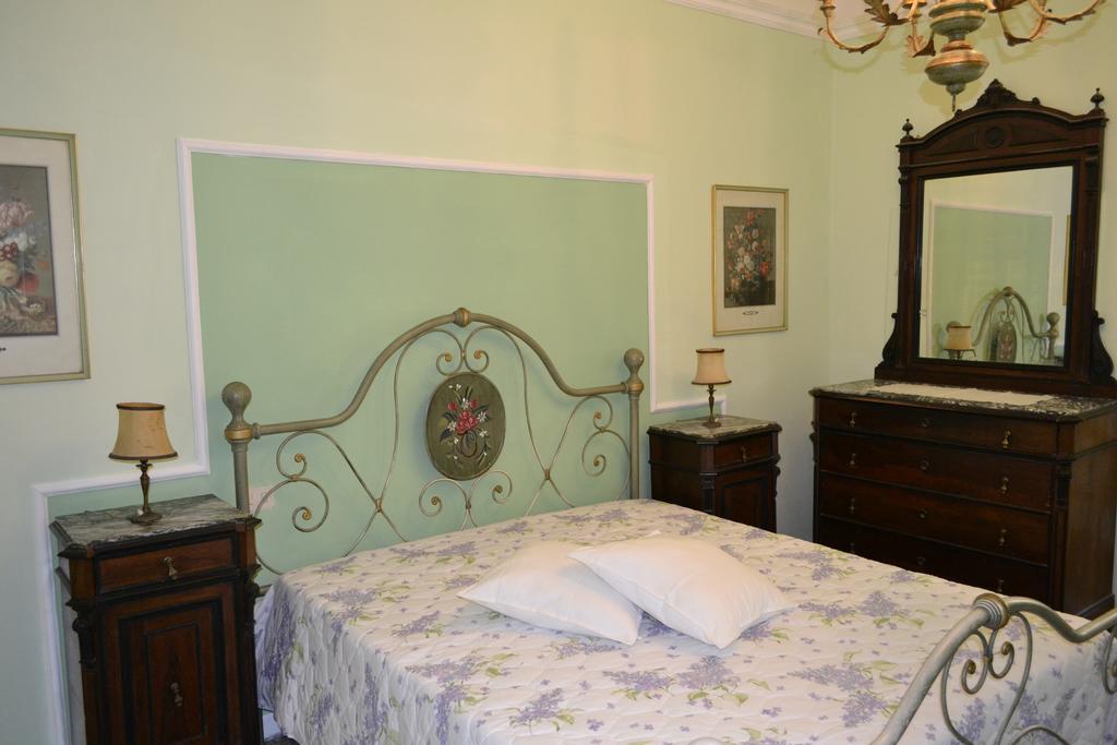 Corte Palazzo Picedi Benettini Sarzana Habitación foto