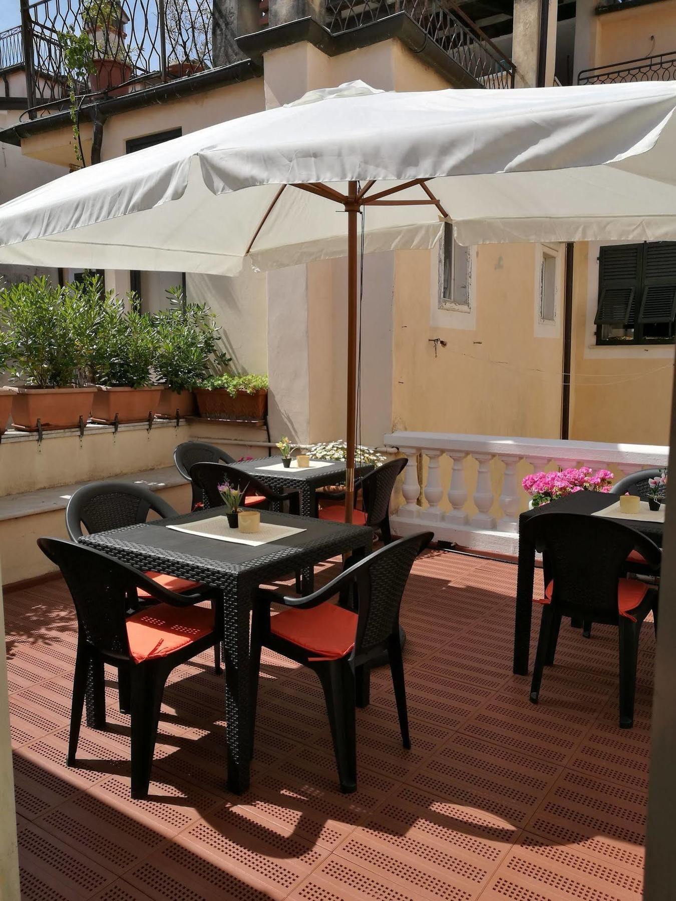 Corte Palazzo Picedi Benettini Sarzana Exterior foto