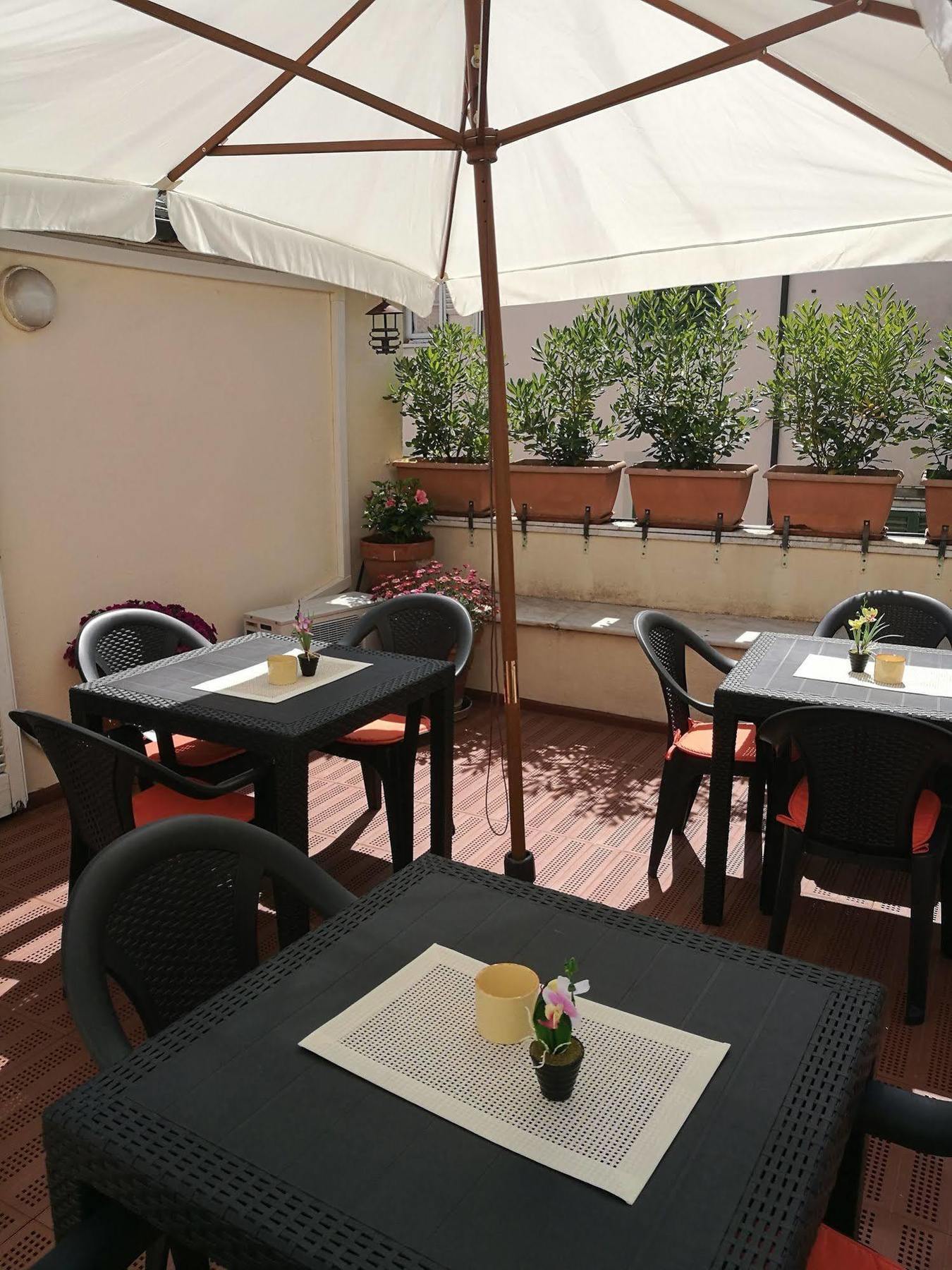Corte Palazzo Picedi Benettini Sarzana Exterior foto